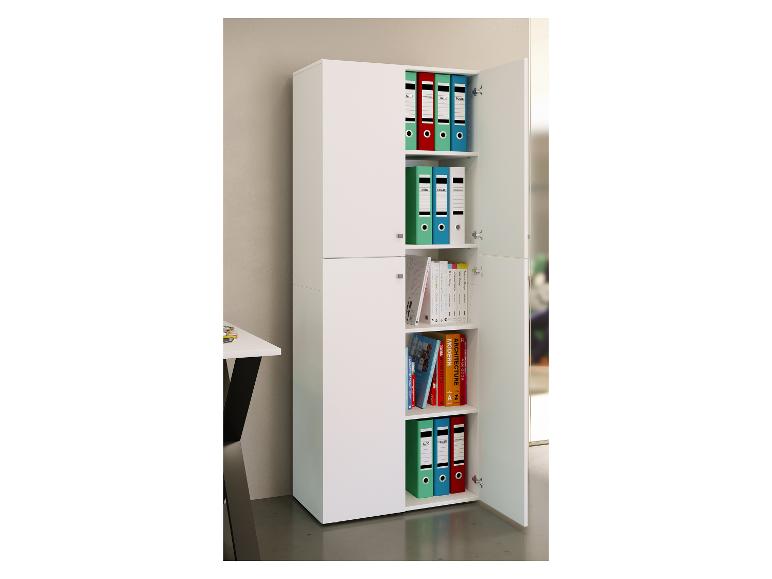 Weißer Büroschrank mit farbigen Ordnern und Designbüchern.