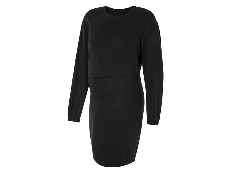 Ein schwarzes, langes Strickkleid mit verstecktem Still-Ausschnitt.