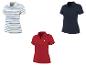 Drei Damen-Poloshirts: eines gestreift, eines marineblau und eines rot.