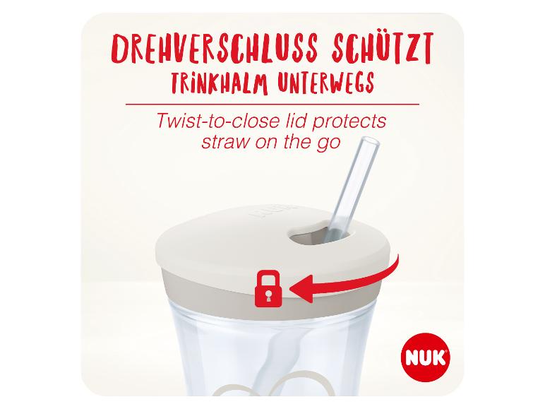 Ein Becher mit Drehverschluss, der den Trinkhalm schützt, mit Text zur Funktion.