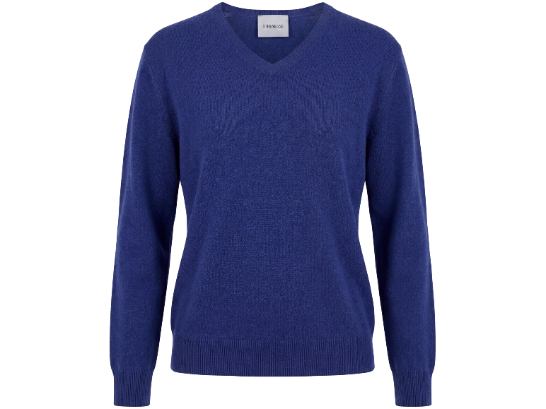 Blauer Damenpullover mit V-Ausschnitt.