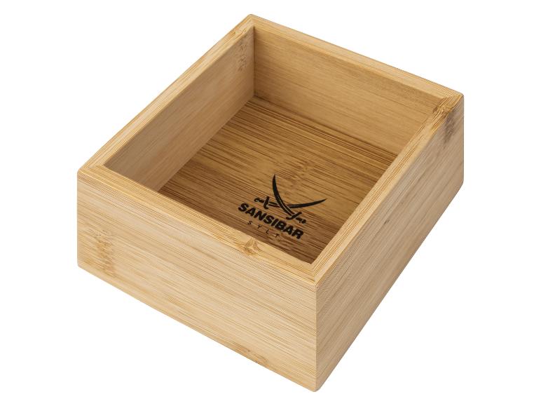 Eine leere Holzkiste von Sansibar Sylt.