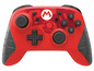 Ein roter Nintendo Switch-Controller mit Mario-Motiv.