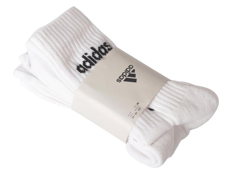 Weiße Adidas Socken mit Logo und Größenangaben