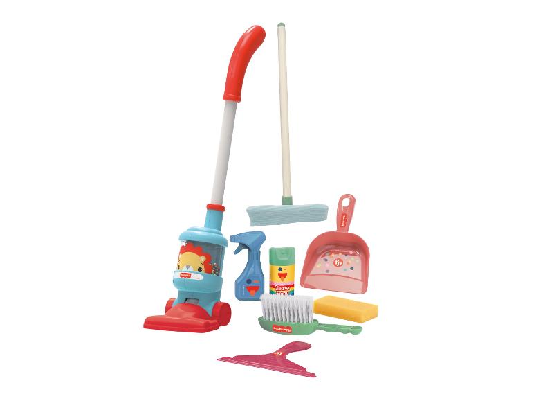 Spielzeug-Reinigungsset mit rotem Staubsauger, Besen, Kehrschaufel, Reinigungssprays und Schwamm.