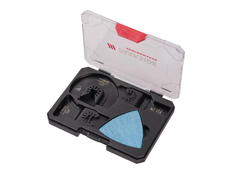 Parkside Multifunktionswerkzeug-Zubehörset in offener Box, inklusive Sägeblättern und Schleifpads.