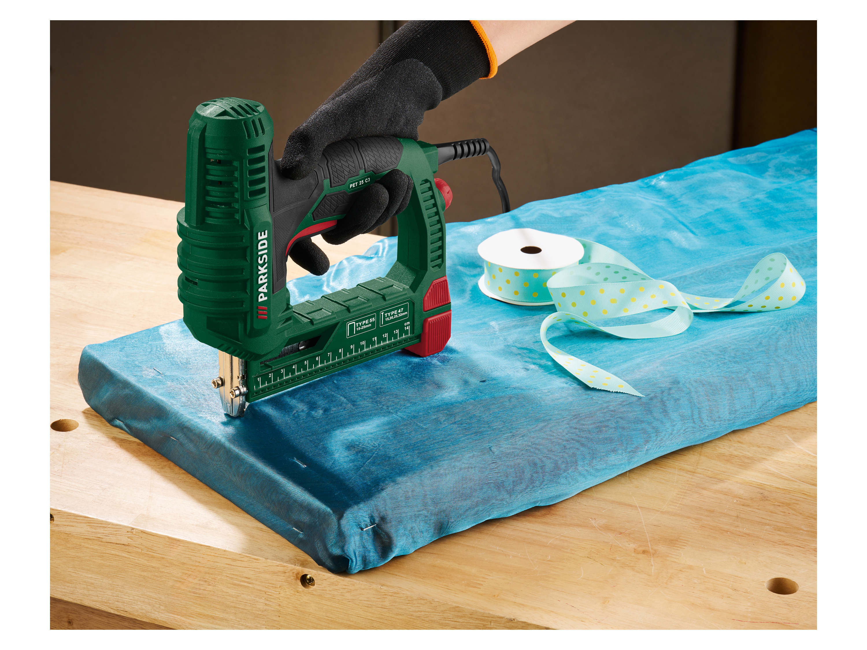 Thumbnail - PARKSIDE® Elektrotacker »PET 25 C3«, mit rutschfestem Softgrip und Sicherheitsschalter