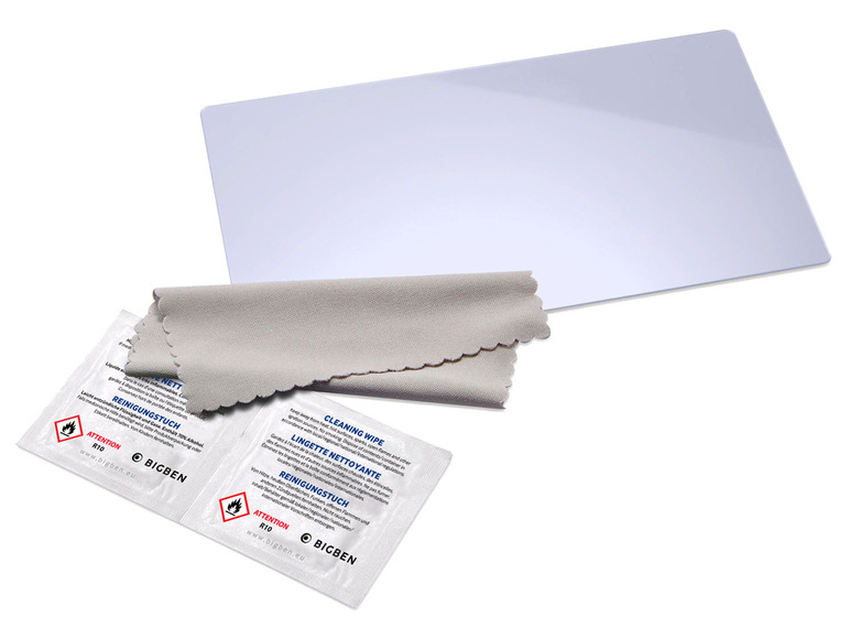 Ein Bigben Reinigungsset mit einem Tuch, einem Reinigungstuch und einer Plastikfolie.