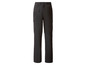 Schwarze Cargohose mit mehreren Taschen.