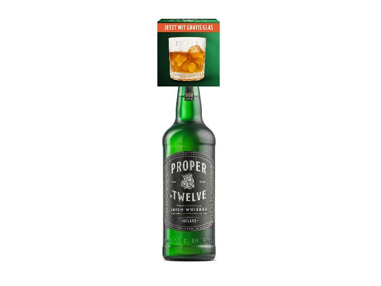 Flasche Proper Twelve Irish Whiskey mit Gratisglas