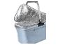Hellblauer isolierter Picknickkorb mit Aluminiumgriff, offener Deckel