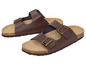 Zwei Paar braune Sandalen mit Schnallen