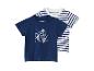 Baby-T-Shirts, eines blau mit Eiscreme-Print und eines weiß-blau gestreift.
