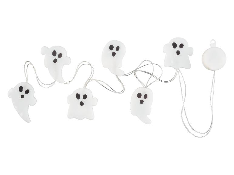 Halloween-Geisterlichterkette auf weißem Hintergrund
