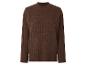 Brauner Strickpullover mit Zopfmuster und Stehkragen.