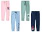 Vier Kinder-Jogginghosen: rosa mit Minnie Maus, hellblau mit Stitch, grün mit Mickey Maus und marineblau mit Spidey.