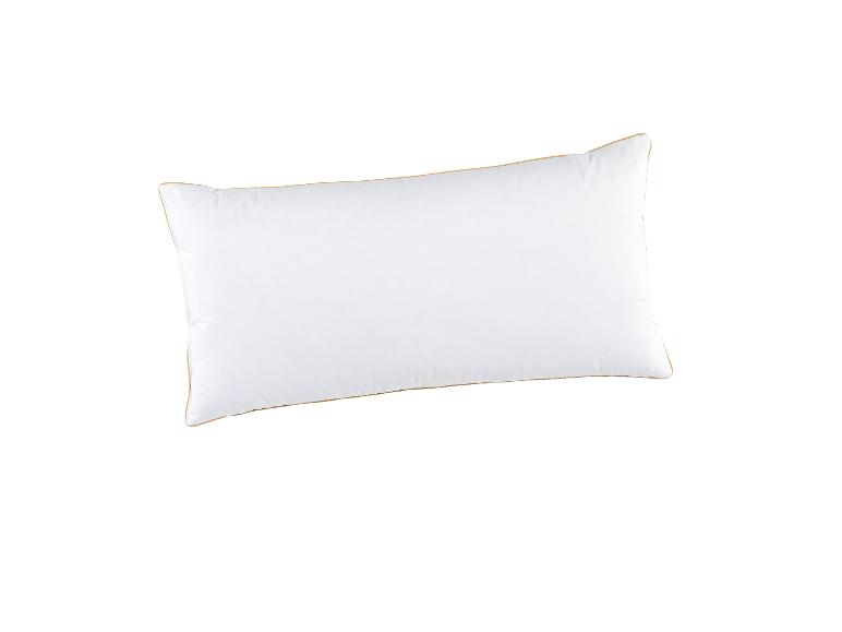 Weißes rechteckiges Kissen mit goldenen Rändern