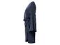 Marineblaues Wickelkleid mit langen Ärmeln.