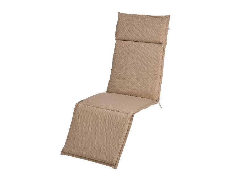 Ein beiges Loungesesselkissen mit hoher Rückenlehne.