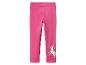 Pinke Leggings mit Einhorn-Motiv an einem Bein.