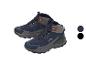 Ein Paar dunkelblaue und graue Wanderschuhe mit orangefarbenen Details auf weißem Hintergrund.