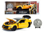 Ein gelber 2016 Chevy Camaro Bumblebee Transformers-Wagen mit Metallteilen und einer Sammlermünze.