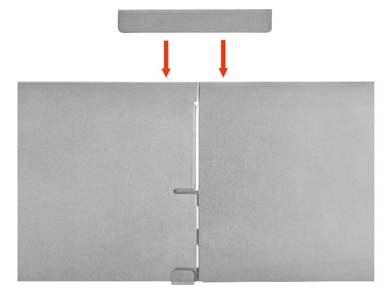 Zwei graue Metallplatten mit Verbindungsstück und Pfeilen, die die Montage anzeigen