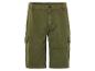 Olivengrüne Cargoshorts.
