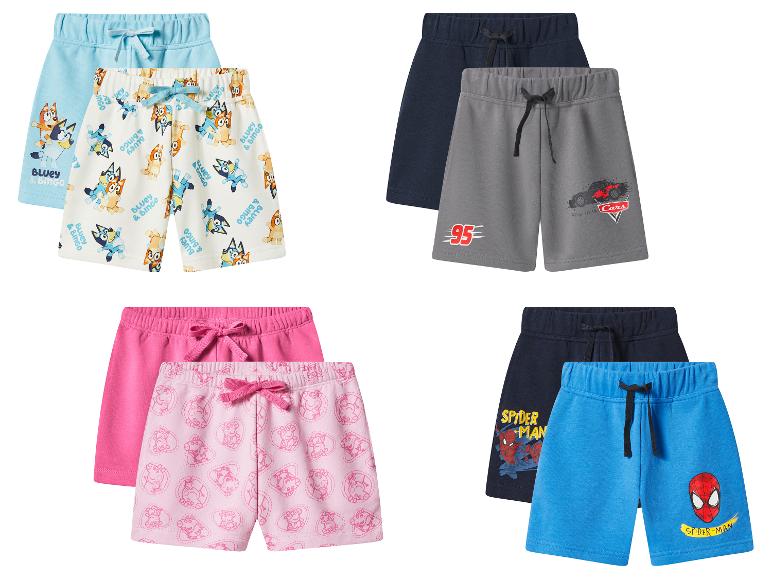Vier Sets Kinder-Shorts: Bluey & Bingo, Cars, Peppa Pig und Spider-Man Motive.