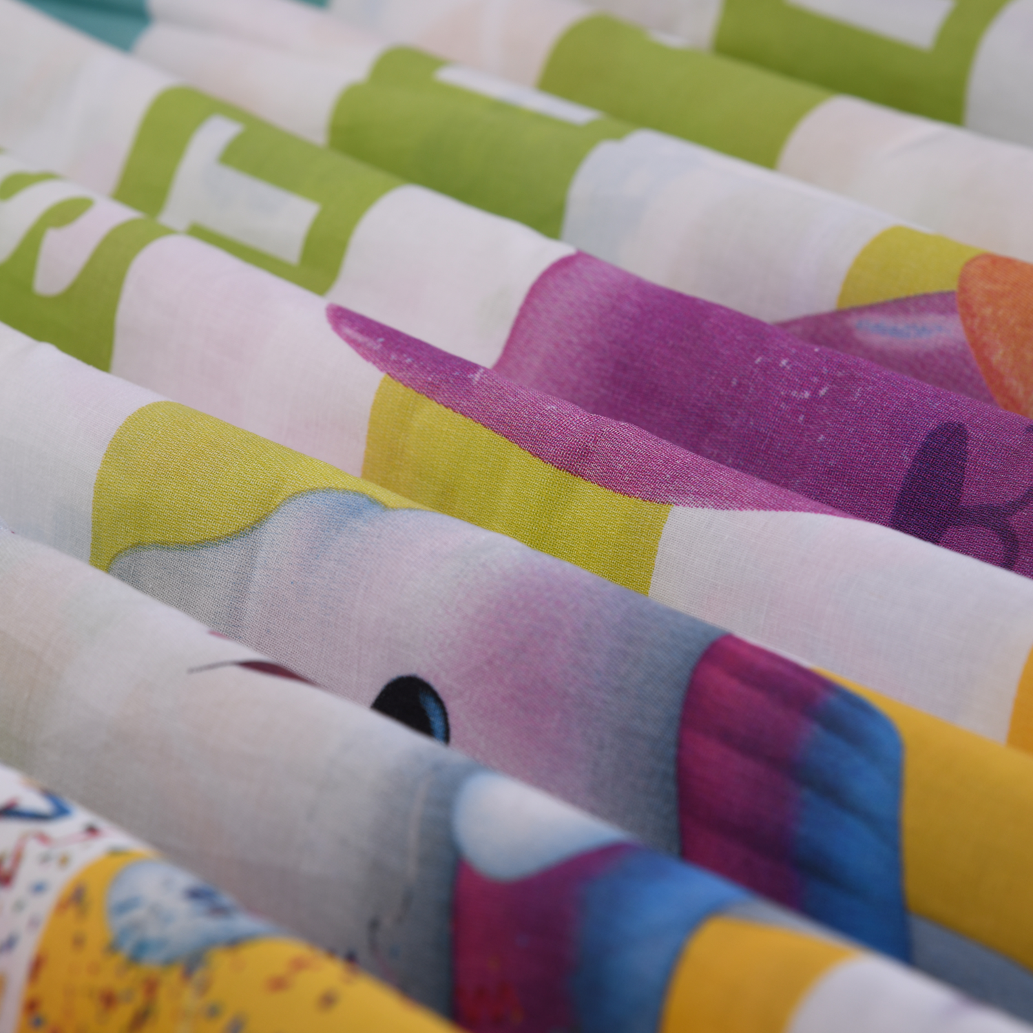 Thumbnail - Gabby´s Dollhouse Bettwäsche, 135 x 200 cm (Streifen/bunt)