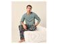 Herrenpyjama mit Langarmshirt und karierter Hose, mit Aufschrift „Slowdown“.