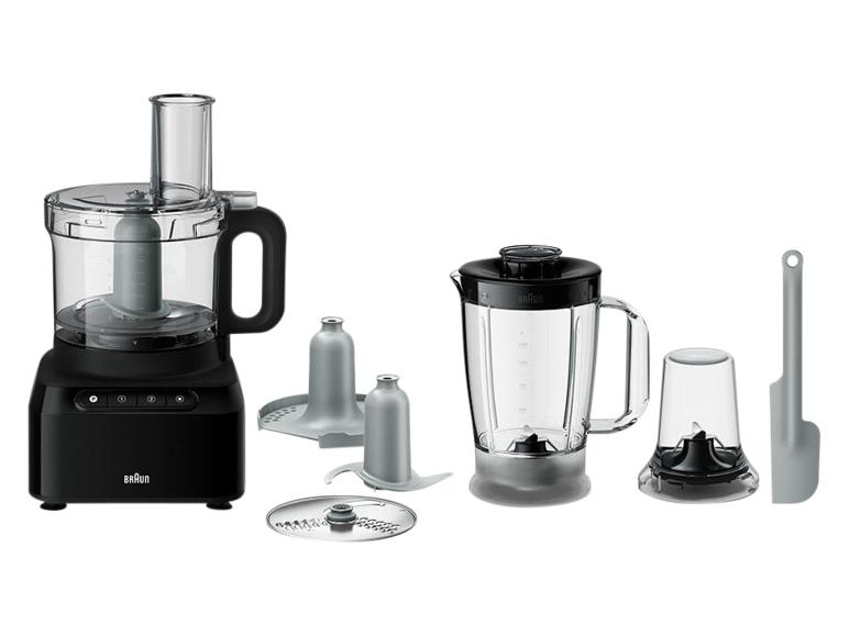 Schwarze Küchenmaschine mit Mixer, Zerkleinerer und Zubehör auf weißem Hintergrund.