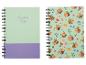 Zwei Spiralnotizbücher: eines mit „Amazing Days“-Text, eines mit Bienen- und Blumenmuster.