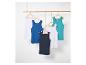 Kinder-Tanktops in Weiß, Blau und Türkis.