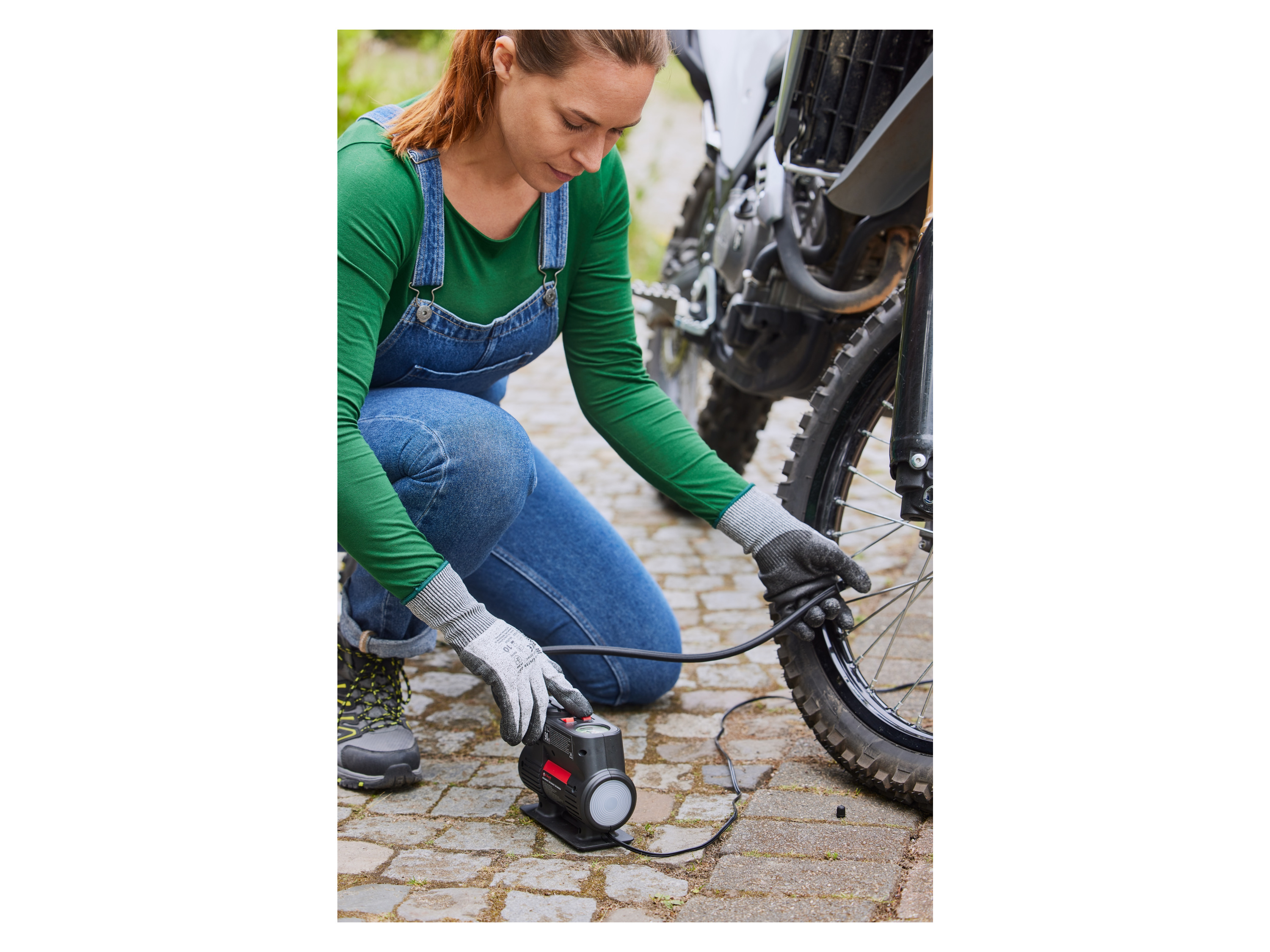 Thumbnail - ULTIMATE SPEED® Mini-Kompressor »UMK 10 E4«, mit 3 Adaptern