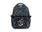 Schwarzer Rucksack mit Skateboard-Mustern und einer Skater-Zeichnung.