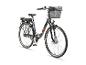 E-Bike mit Frontkorb und Gepäckträger.