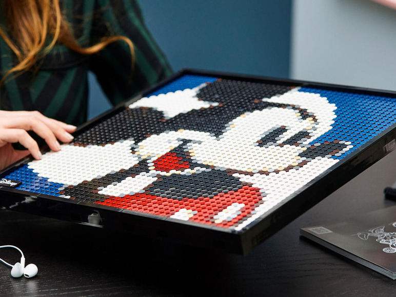 Gehe zu Vollbildansicht: LEGO® ART 31202 »Disney's Mickey Mouse« - Bild 2