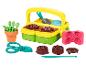 Play-Doh Garten-Spielset mit Korb, Blumentöpfen, Werkzeugen und Förmchen.