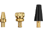 Drei goldene und schwarze Aufblasnadeladapter für Pumpen.