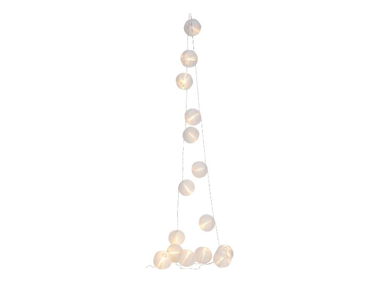 Lichterkette mit weißen Papierlaternen.
