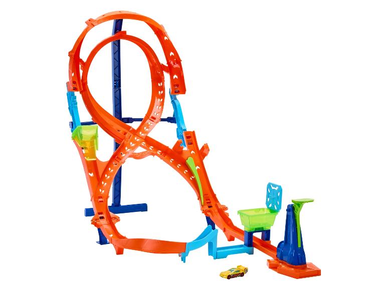 Orange-blaues Hot Wheels Rennbahn-Set mit Loopings, Rampen und einem gelben Auto