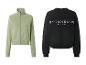 Zwei Sweatshirts: eine hellgrüne Reißverschlussjacke und ein schwarzes Rundhals-Sweatshirt mit weißem Text.