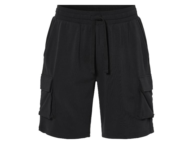 Schwarze Cargoshorts mit Kordelzug.
