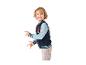 Lächelnder Junge in einer dunkelblauen und hellblauen Collegejacke mit Superhelden-Design.