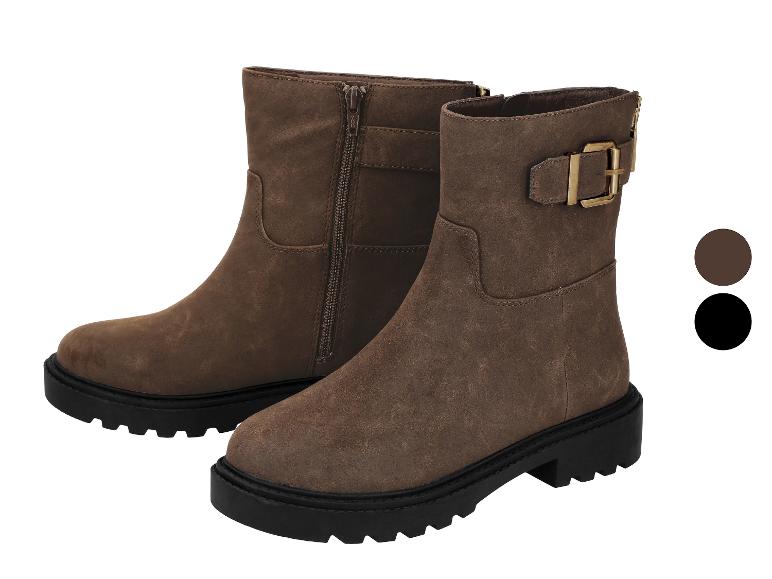 Braune Wildleder-Stiefeletten mit Reißverschluss und Zierschnalle.