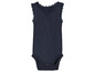 Ein dunkelblauer Babybody mit Spitze.