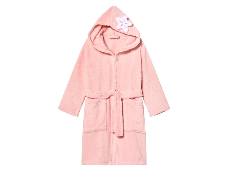 Ein rosa Bademantel mit einem Stern auf der Kapuze