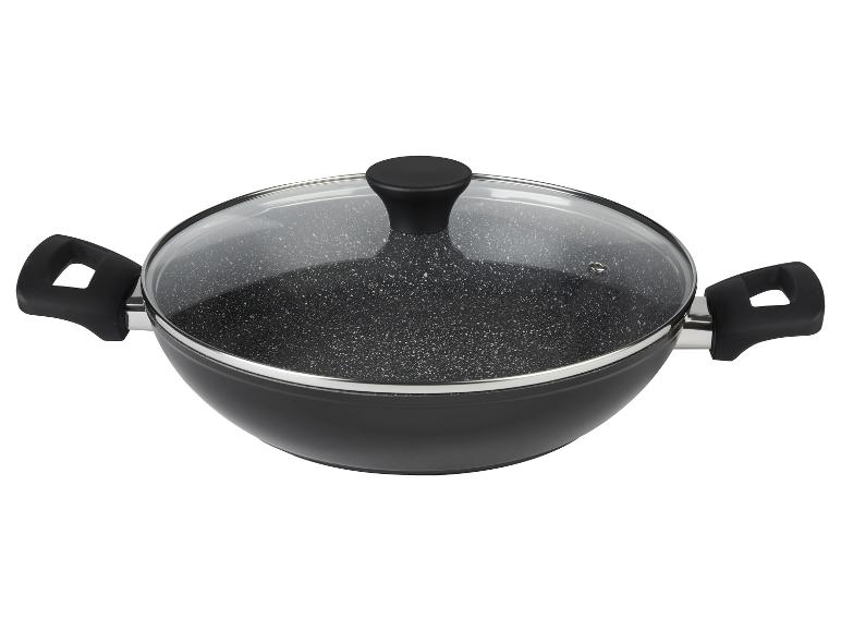 Schwarze Wokpfanne mit Glasdeckel und seitlichen Griffen