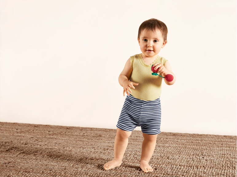 Gehe zu Vollbildansicht: lupilu® Baby Shorts, 2 Stück, mit hohem Bio-Baumwollanteil - Bild 12
